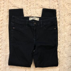 A&F // Dark Wash “A&F Jegging”